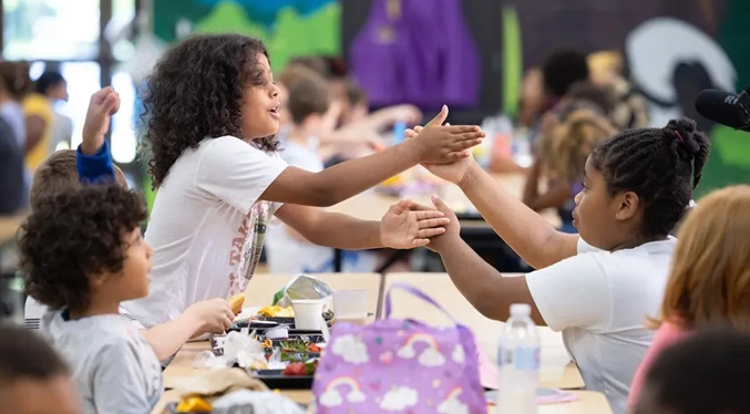 El 33 % de latinos en EEUU tuvieron problemas para alimentar a sus hijos en el verano