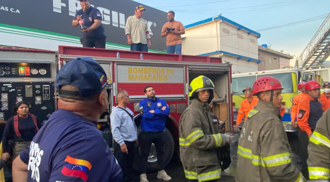 Al menos 400 funcionarios actuaron para controlar incendio en Mercado Las Playitas