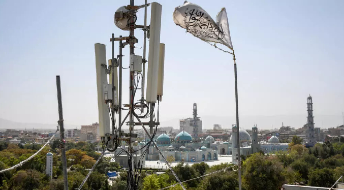 Los talibanes bloquean el acceso a internet cortando cables en Afganistán
