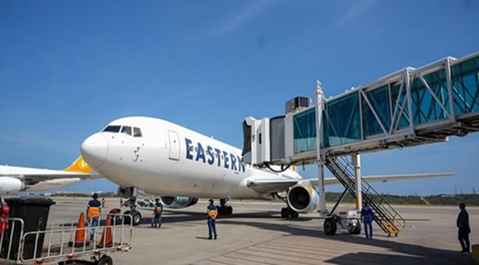 Un grupo de 180 migrantes venezolanos retorna a su país tras ser deportados de EEUU