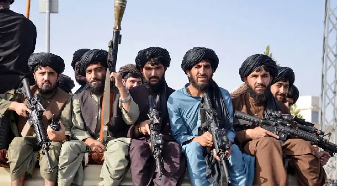 Los talibanes rechazan devolver la base aérea de Bagram a EEUU