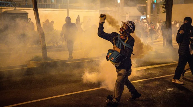 Las protestas en Lima dejan 24 heridos y seis detenidos, uno de ellos de catorce años
