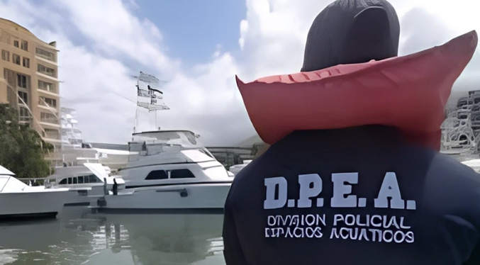 Rescatan a ocho personas que quedaron a la deriva en las costas de Chichiriviche