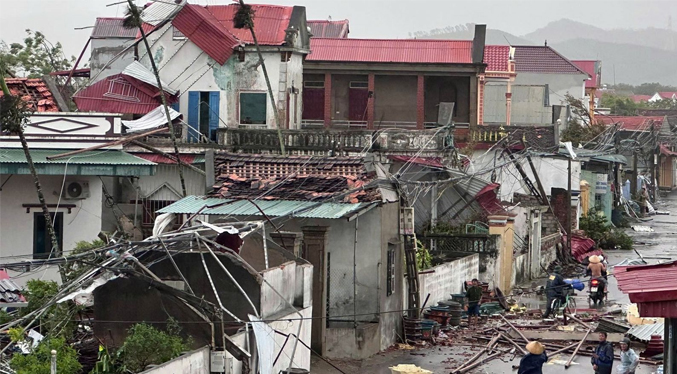 Tifón Bualoi deja al menos 11 muertos y 13 desaparecidos en Vietnam