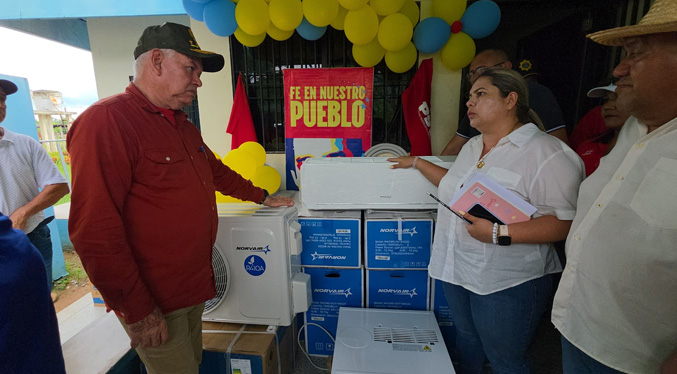 Alcalde Edgar Labarca continúa atención en infraestructura y servicios en comunidades fronterizas