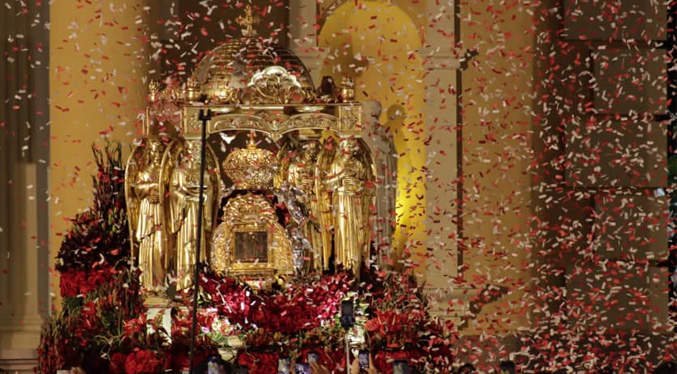 Entre oraciones, gaitas y aplausos, la Chinita baja para conducir a su pueblo a Jesús