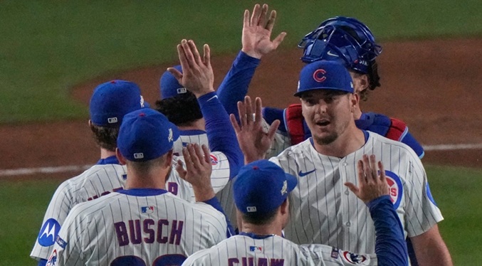 Los Cachorros se mantienen con vida