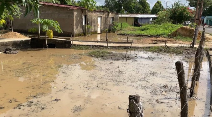 Crecida del río Amana afecta a 200 viviendas en tres sectores de Maturín