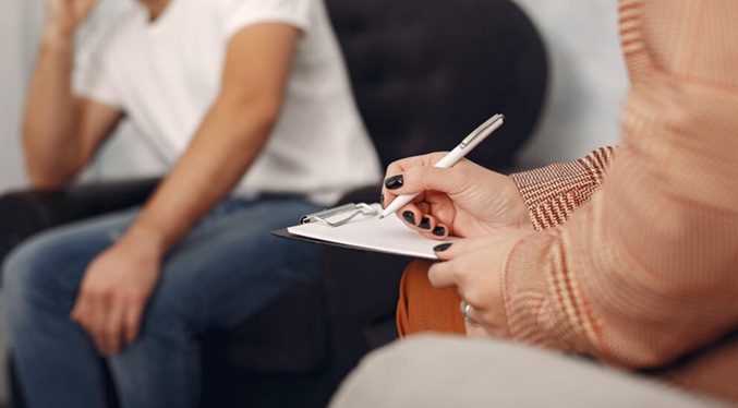 Psicóloga destaca el desgaste mental cotidiano en venezolanos