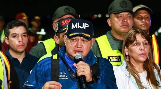 Detenido por escribir «bienvenidos los barcos gringos»