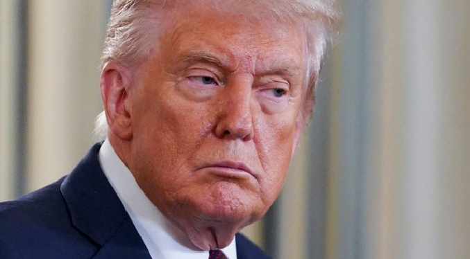 Trump dice que si continúa campaña contra el narcotráfico por tierra notificará al Congreso