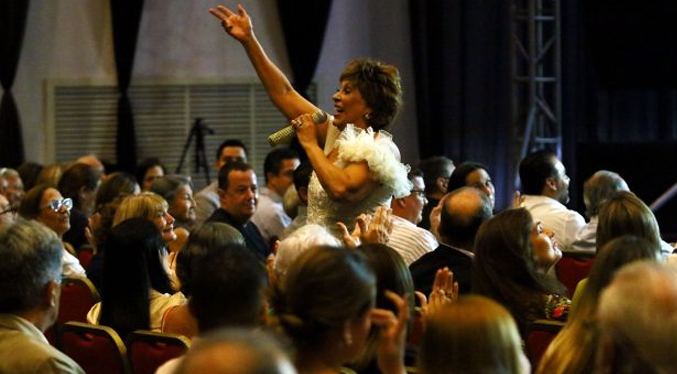 Floria Márquez fallece en medio de un show en El Hatillo