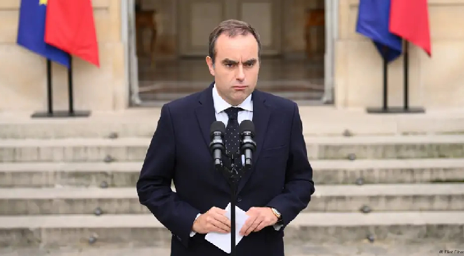 Francia: Renuncia primer ministro tras presentar gabinete