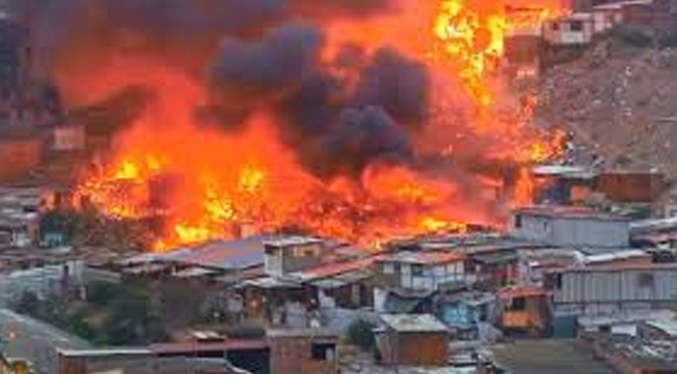 Al menos tres incendios en el centro de Lima en menos de 24 horas