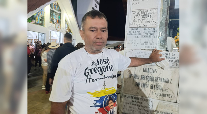 Jaime Briceño camina descalzo hasta Isnotú para cumplir promesa a JGH por sanar a su hijo