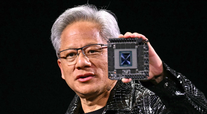 El jefe de Nvidia afirma que bloquear la venta de chips a China «perjudica» más a EEUU