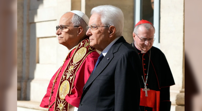 El Papa insta a Italia a mantenerse abierta a los migrantes durante visita al palacio presidencial