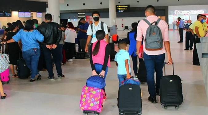 Conozca los requisitos legales para viajar con menores fuera del país