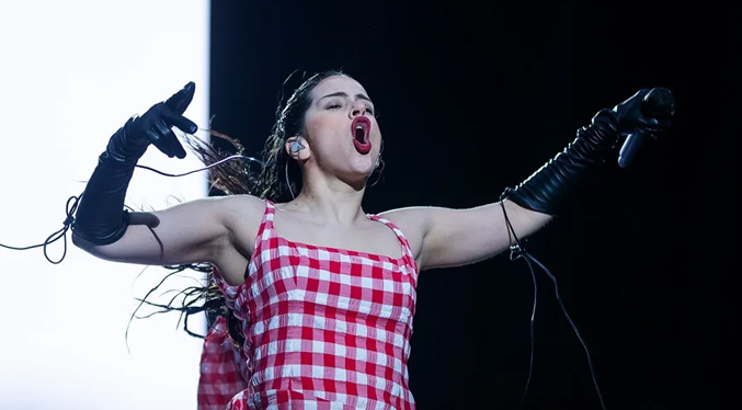 Rosalía enloquece las redes al publicar una partitura que sus fans tocan sin descanso