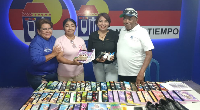 UNT recoge útiles y multiplica sonrisas en Simón Bolívar