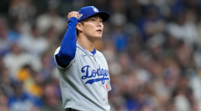 Yamamoto lanza juego de 3 hits y Dodgers amplían ventaja ante Cerveceros en Serie de Campeonato