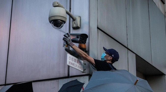 Hong Kong instalará decenas de miles de cámaras con reconocimiento facial por IA