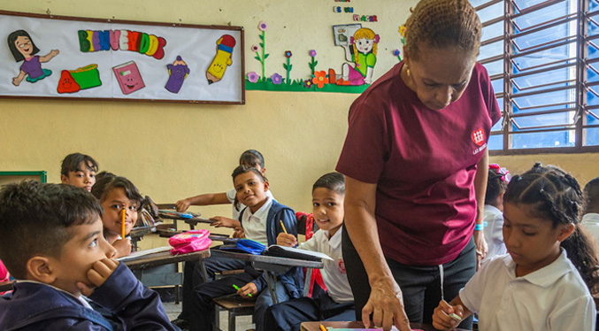 Fe y Alegría lanza la campaña «Beca a un Estudiante» para prevenir la deserción estudiantil