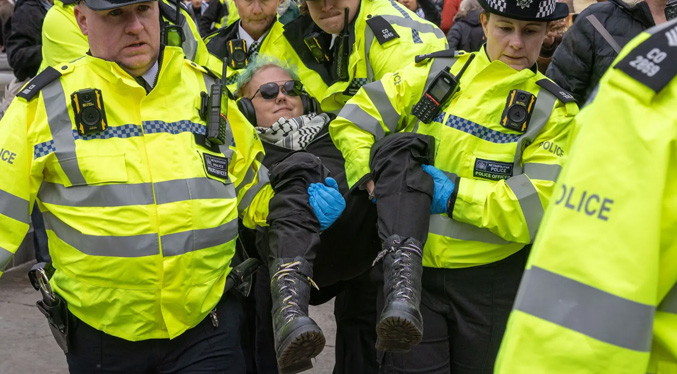 Al menos 335 detenidos en una protesta en Londres de apoyo a grupo propalestino