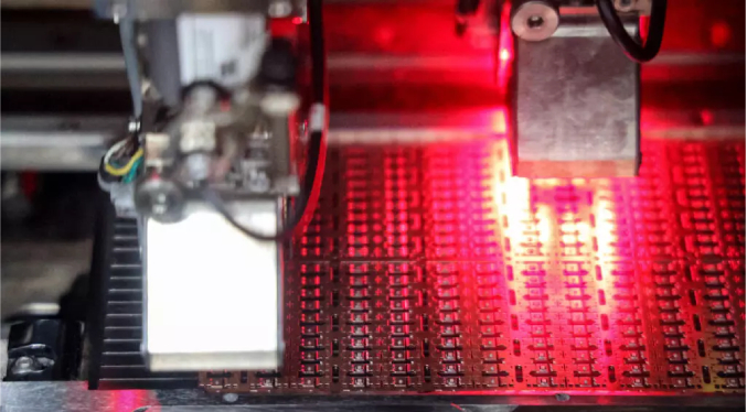 China cobra impulso en su carrera con EEUU para fabricar chips de gama alta