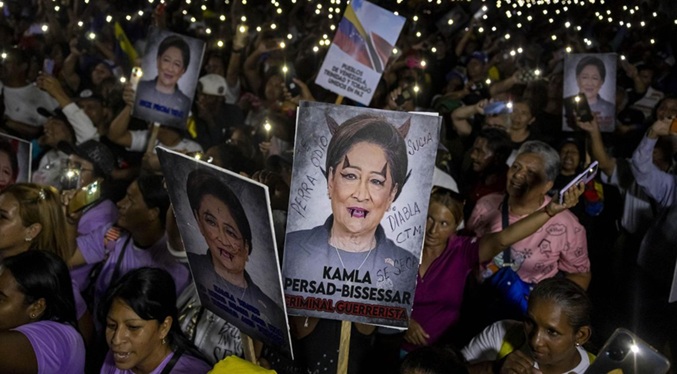 Oficialismo marcha en Caracas contra la primera ministra de Trinidad y Tobago