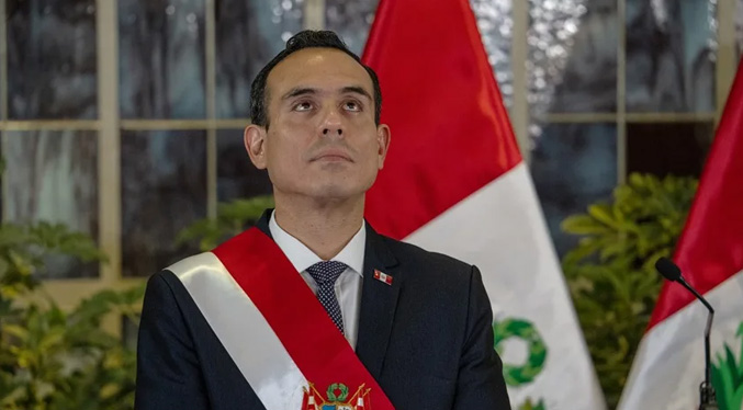 El presidente de transición de Perú, José Jerí, afirma que no renunciará al cargo