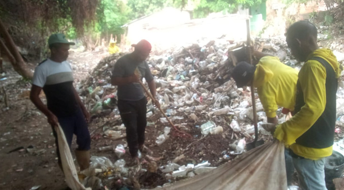 Al menos 100 toneladas de desechos sacan de la cañada San José