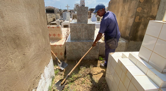 Rehabilitan los cementerios en Mara para conmemorar el Día de los Difuntos