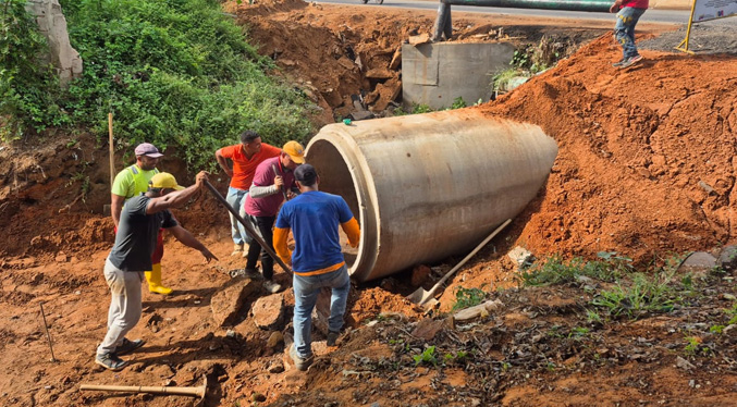 Gobernación sustituye 100 metros de colector en la comunidad Calendario