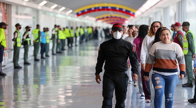 Arriba el vuelo número 79 con 208 connacionales desde Texas