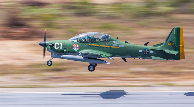 La Fuerza Aérea Brasileña intercepta un avión pequeño sospechoso