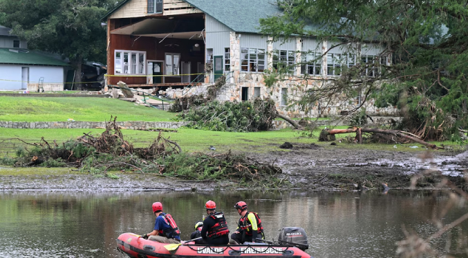 Familias demandan a Camp Mystic por negligencia durante las mortales inundaciones en Texas