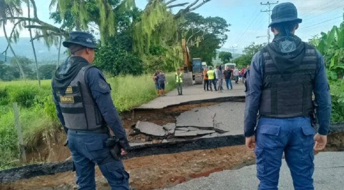 Colapsa vía principal del sector El Quebradón en Mérida