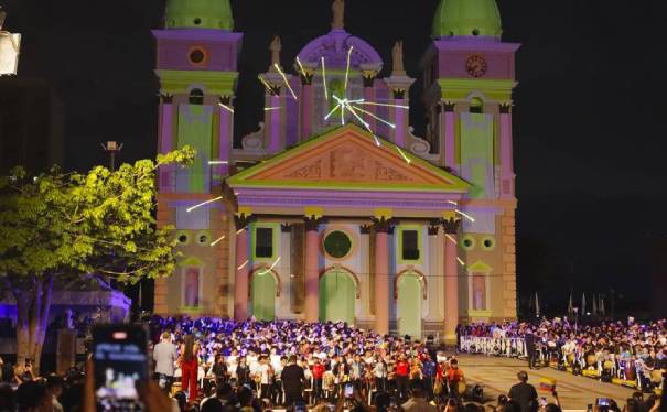 Gaiteros celebran su día con un show de drones para rendir homenaje a Astolfo Romero