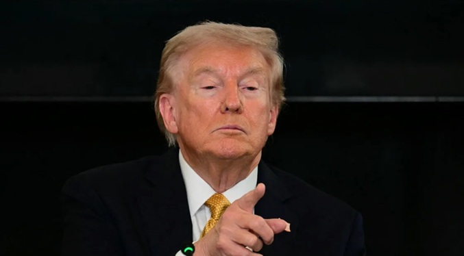 Trump pide a los congresistas republicanos que voten para difundir todos los documentos de Epstein