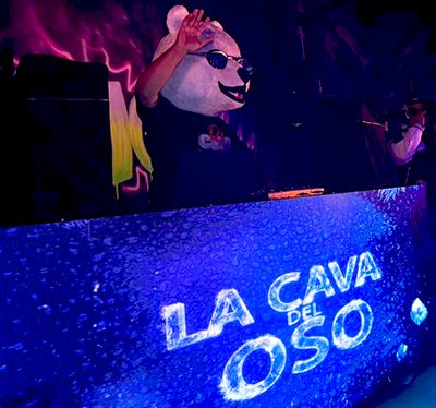 Polar Pilsen estrena La Cava del Oso en la Feria de la Chinita
