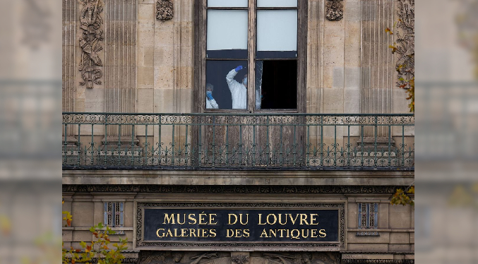 Tribunal critica al Louvre por preferir «operaciones visibles y atractivas» a invertir en seguridad