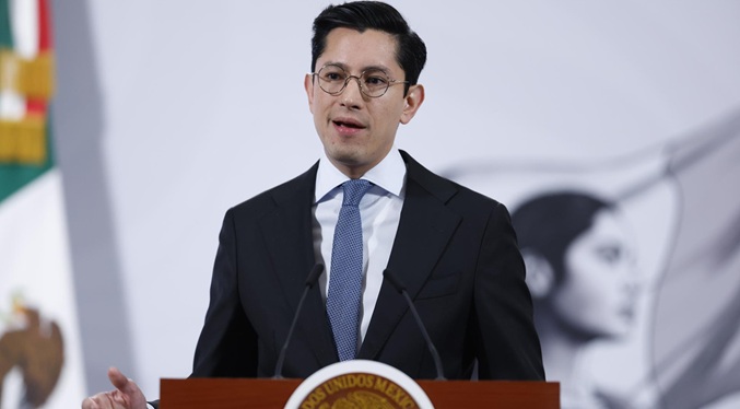 México rechaza decisión de Perú de romper relaciones diplomáticas y defiende asilo