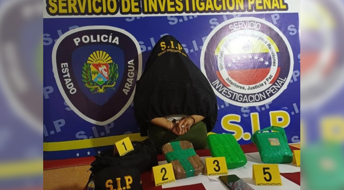 Detienen a mujer con tres panelas de presunta marihuana en Aragua