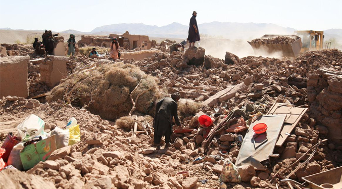 Contabilizan más de 20 los muertos y 530 los heridos por terremoto de 6,3 en Afganistán