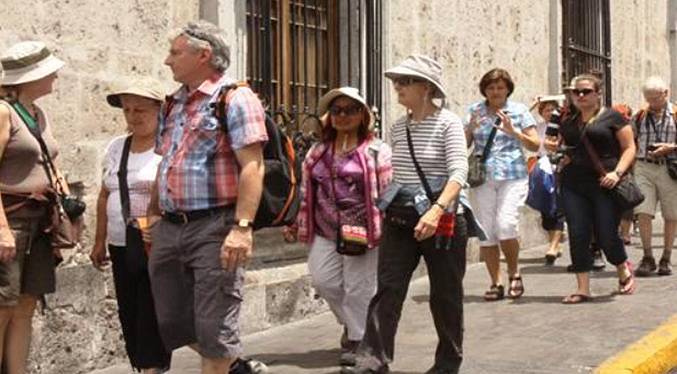 España aprovecha el giro de Canadá hacia Europa con un aumento del turismo canadiense