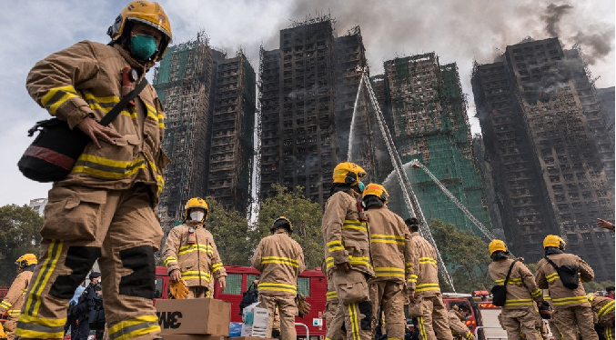 Hallan ilesas a 144 personas que estaban desaparecidas tras incendio en Hong Kong