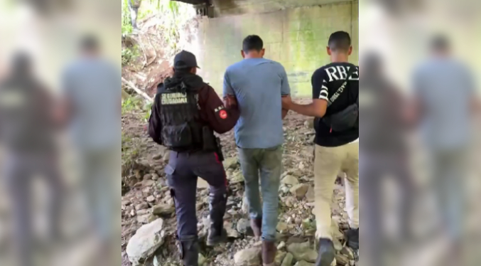 Detienen a hombre por cortar bases del puente de la carretera vieja Caracas-La Guaira