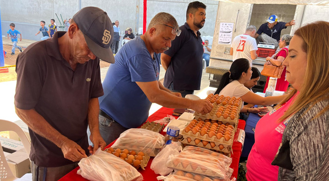 Más de 2 mil familias del oeste se benefician del mercado popular de la Alcaldía de Maracaibo