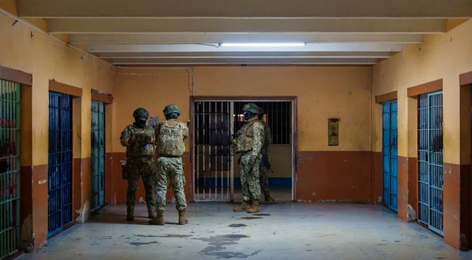 Al menos 10 reos mueren, presuntamente por tuberculosis, en la cárcel más poblada de Ecuador